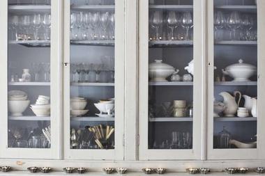 3 Ways to Arrange Your Kitchen Glassware